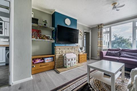 undefined, Oaksey Road, Swindon, Wiltshire