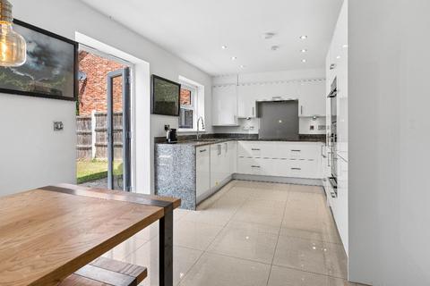 3 bedroom detached house for sale, Watlington Gardens, Brentwood