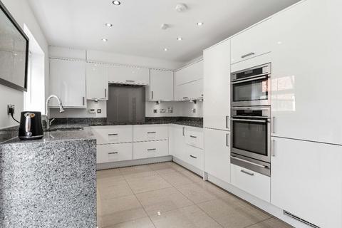 3 bedroom detached house for sale, Watlington Gardens, Brentwood