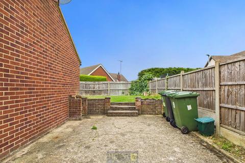 2 bedroom semi-detached house for sale, Gloucester Place, Billericay, Essex, CM12