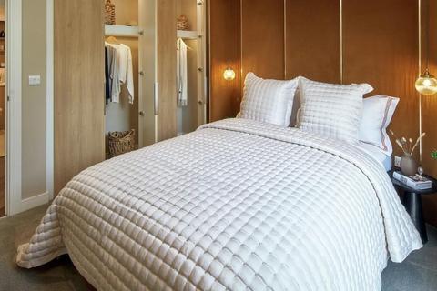 3 bedroom flat for sale, Silkstream, Bower House, Hendon, London, NW9