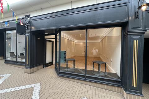 Retail property (high street) to rent, North St Bishop's Stortford CM23 2NZ