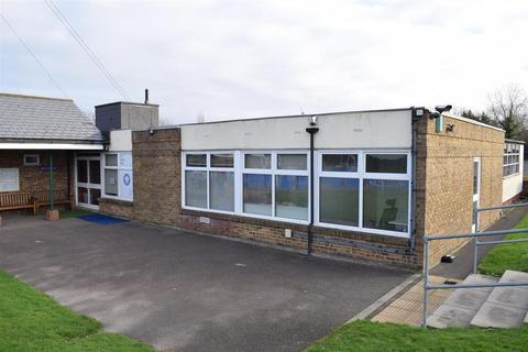 Leisure facility to rent, Luxborough Ln Chigwell IG7 5AB