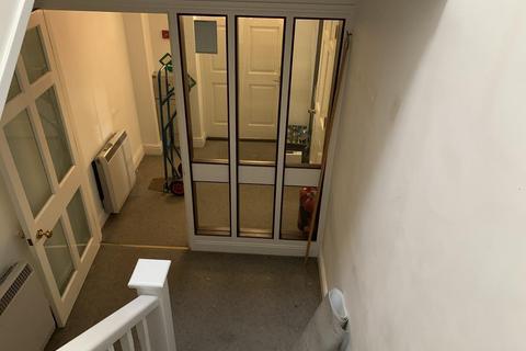 Office to rent, 19 High St Saffron Walden CB10 1AT