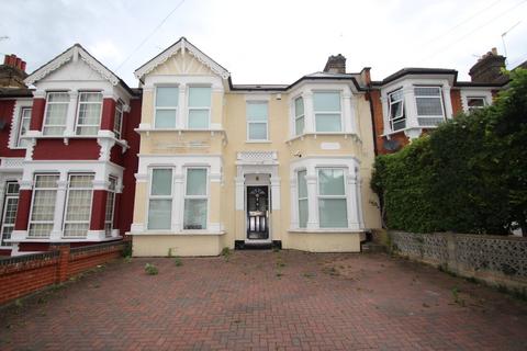 Retail property (high street) to rent, 24 Seymour Gdns Ilford IG1 3LN
