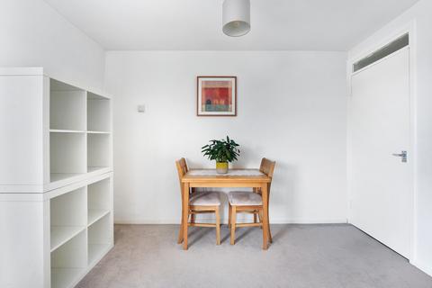 2 bedroom flat to rent, Wimbledon Park Road, London, SW18