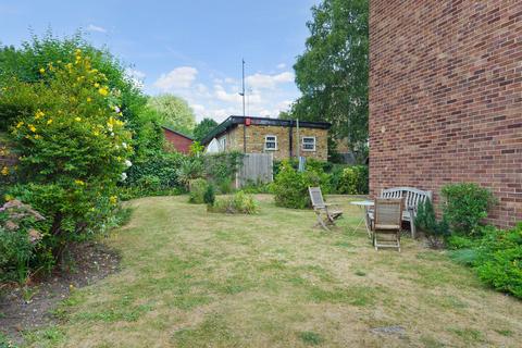 2 bedroom flat to rent, Wimbledon Park Road, London, SW18
