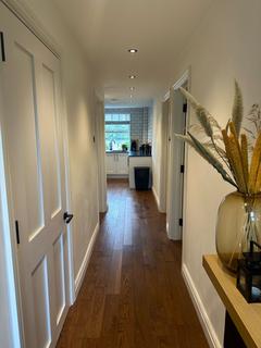 1 bedroom flat for sale, Snaresbrook Road, London E11
