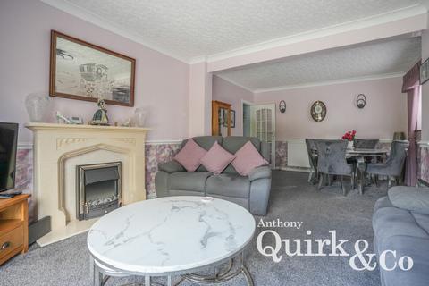 98 Purfleet Road, Aveley, South Ockendon, RM15 4EA