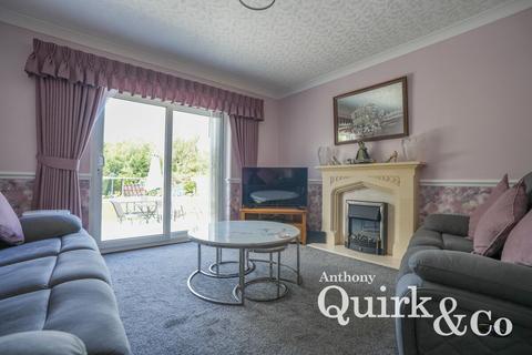 98 Purfleet Road, Aveley, South Ockendon, RM15 4EA