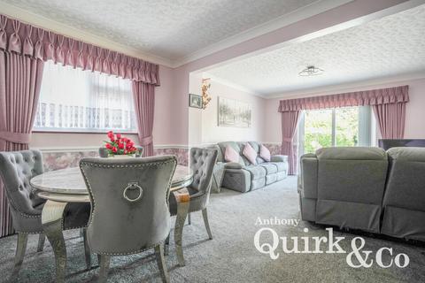 98 Purfleet Road, Aveley, South Ockendon, RM15 4EA