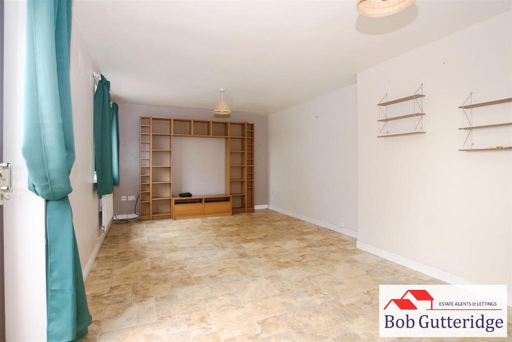 Full width lounge / dining room