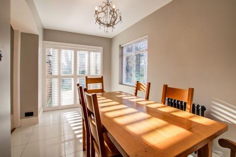 2 bedroom ground floor flat to rent, Grosvenor Villas, Jesmond,