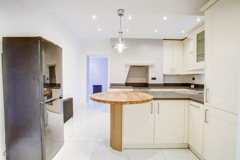 2 bedroom ground floor flat to rent, Grosvenor Villas, Jesmond,