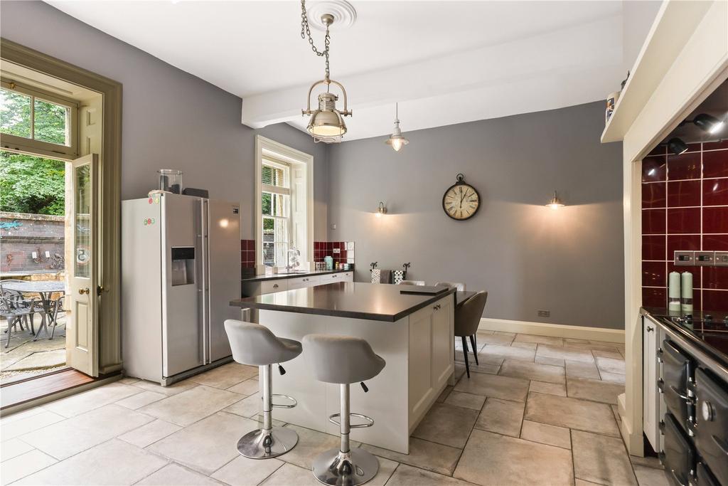 Kitchen/ Breakfast
