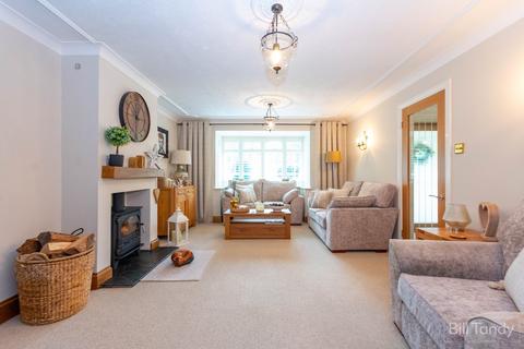 4 bedroom detached house for sale, Hunslet Road, Burntwood, WS7