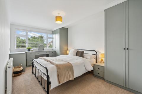 2 bedroom flat for sale, Junction Road, Ashford, TW15