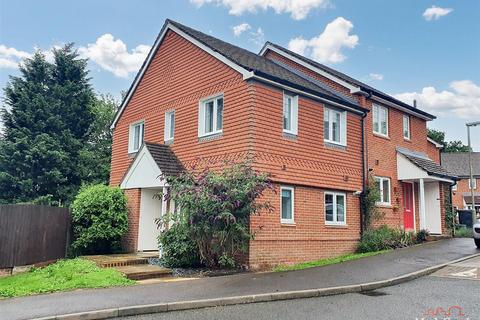 2 bedroom end of terrace house for sale, Chandler Way, Dorking RH5