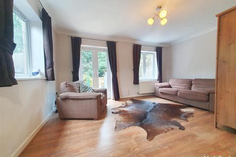 2 bedroom end of terrace house for sale, Chandler Way, Dorking RH5