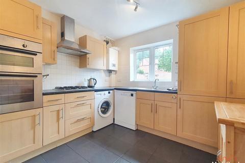 2 bedroom end of terrace house for sale, Chandler Way, Dorking RH5