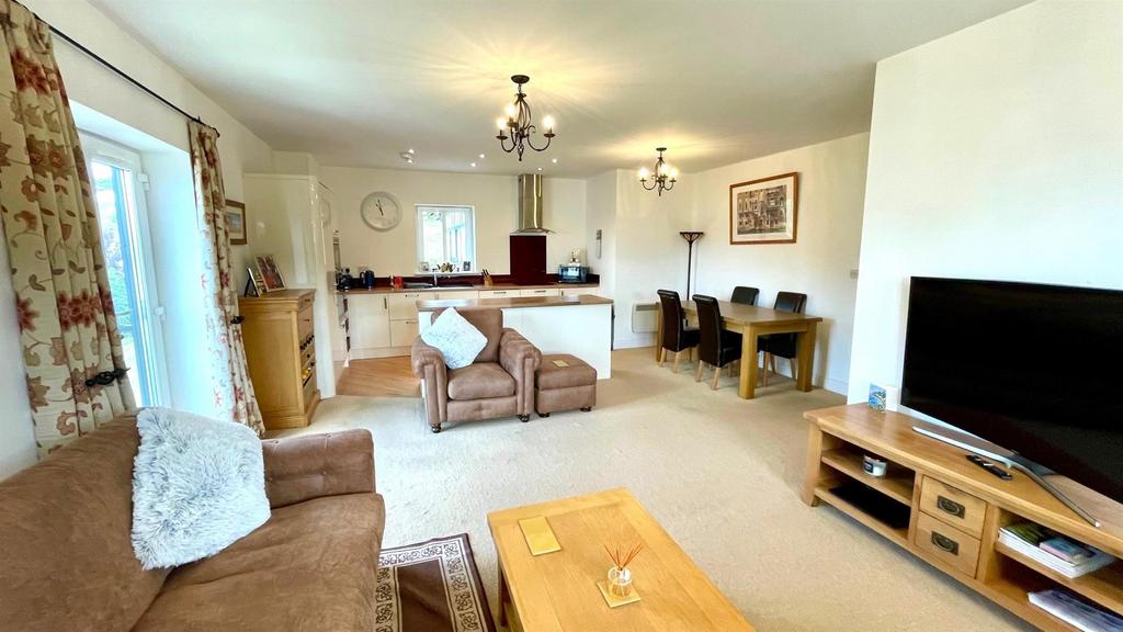 Lounge to kitchen