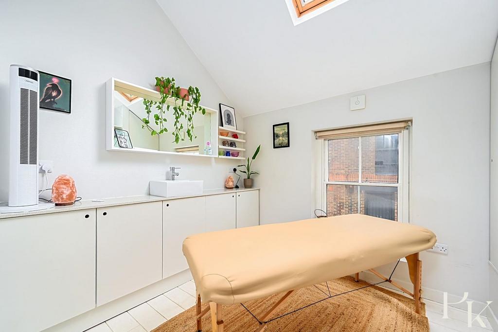 3 Queens Place, BN1 (11).jpg