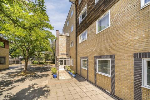 undefined, Macmillan Way, London SW17