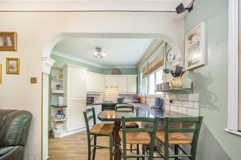2 bedroom flat for sale, Neasden Lane, London NW10
