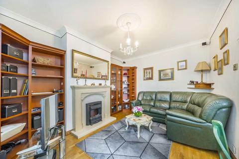 2 bedroom flat for sale, Neasden Lane, London NW10