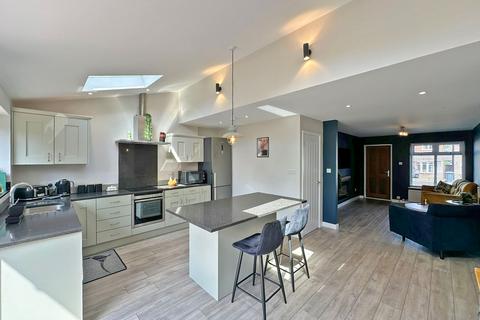 20 Brookside Close, Wombourne, Wolverhampton, WV5 8JU