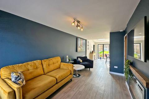 20 Brookside Close, Wombourne, Wolverhampton, WV5 8JU