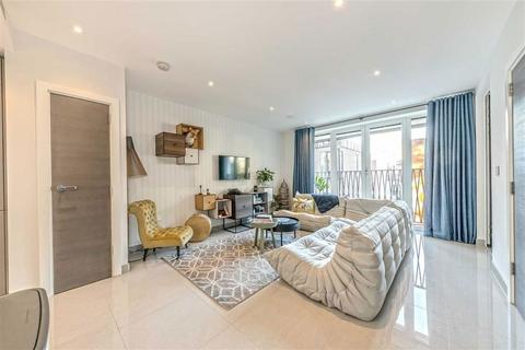 1 bedroom flat for sale, St. Georges Circus, London SE1