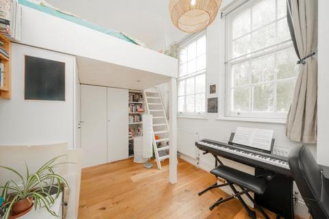 2 bedroom flat for sale, Parkhurst Road, London N7