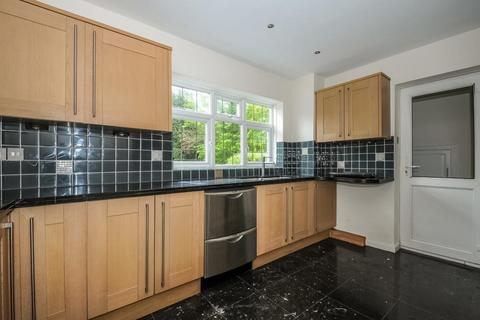 4 bedroom detached house to rent, Daws Lea,  High Wycombe,  HP11