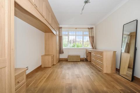 4 bedroom detached house to rent, Daws Lea,  High Wycombe,  HP11