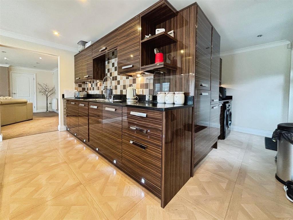 Kitchen/Utility