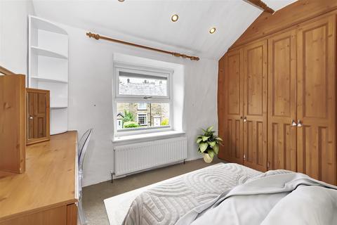 17 Crown Point, Turton, Bolton, BL7 0BD