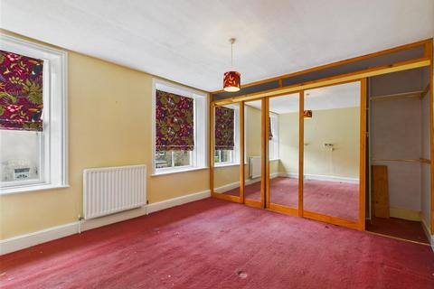 4 bedroom semi-detached house for sale, Duke Street, Buxton