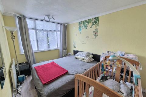 3 bedroom terraced house for sale, Farrington Avenue, St Pauls Cray, Kent, BR5