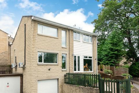 4 bedroom end of terrace house for sale, Luke Lane, Thongsbridge, HD9