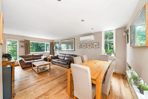 4 bedroom end of terrace house for sale, Luke Lane, Thongsbridge, HD9
