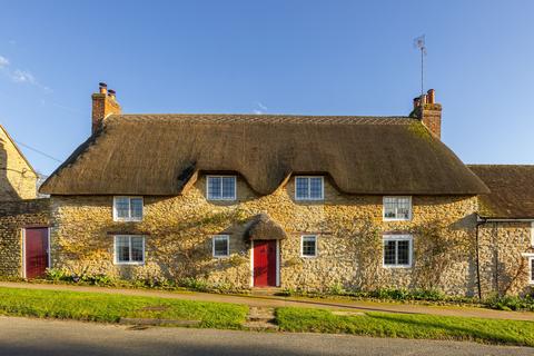 3 bedroom terraced house for sale, Charlton Road, Aynho, OX17