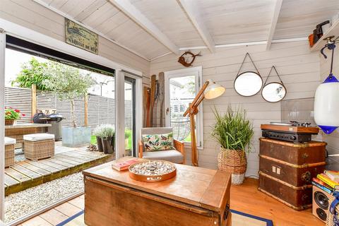 3 bedroom detached house for sale, Williams Road, Bosham, Chichester, West Sussex