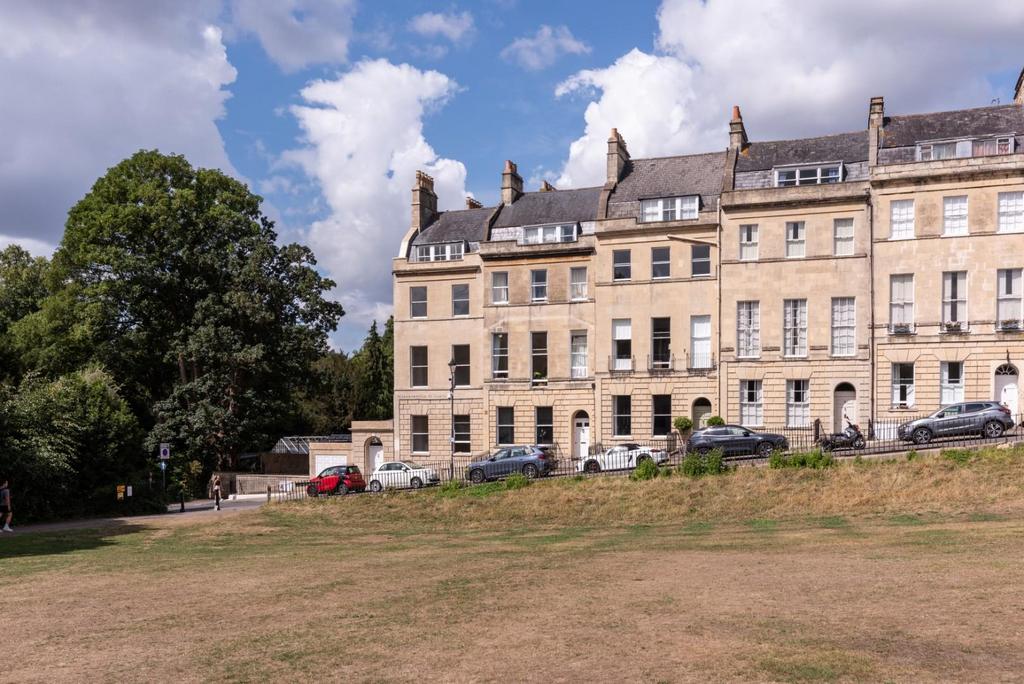Flat 2, 2, Marlborough Buildings, Bath, BA1 2 LX-1.