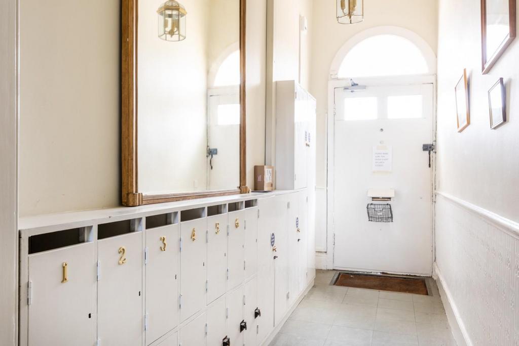 Flat 2, 2, Marlborough Buildings, Bath, BA1 2 LX-4.