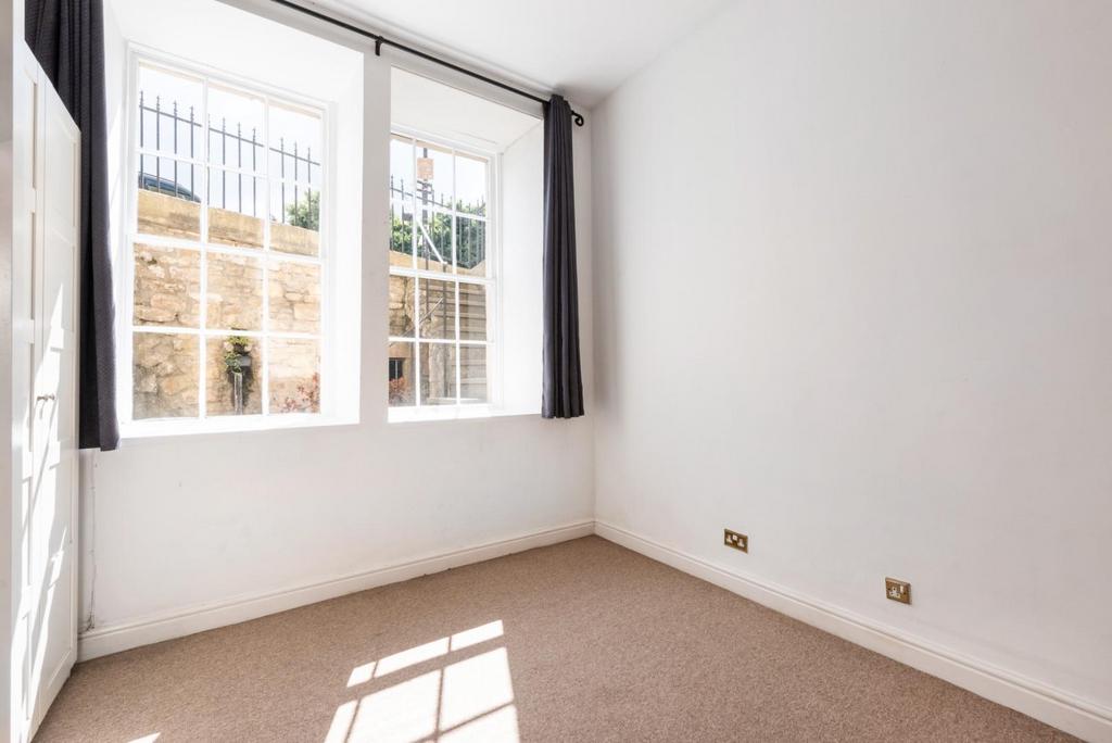 Flat 2, 2, Marlborough Buildings, Bath, BA1 2 LX-8.