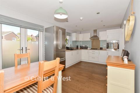 3 bedroom detached house for sale, Hewitts Road, Cranleigh GU6
