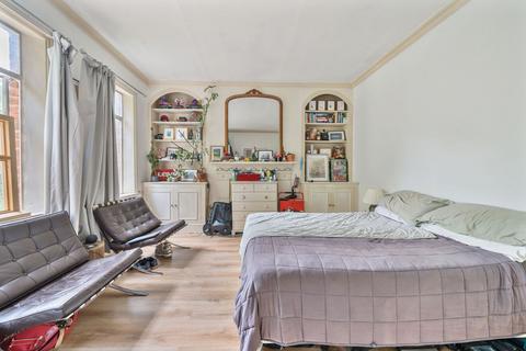 2 bedroom flat for sale, Fentiman Road, London SW8