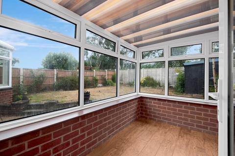 3 Apse Close, Wombourne, Wolverhampton, WV5 8BW