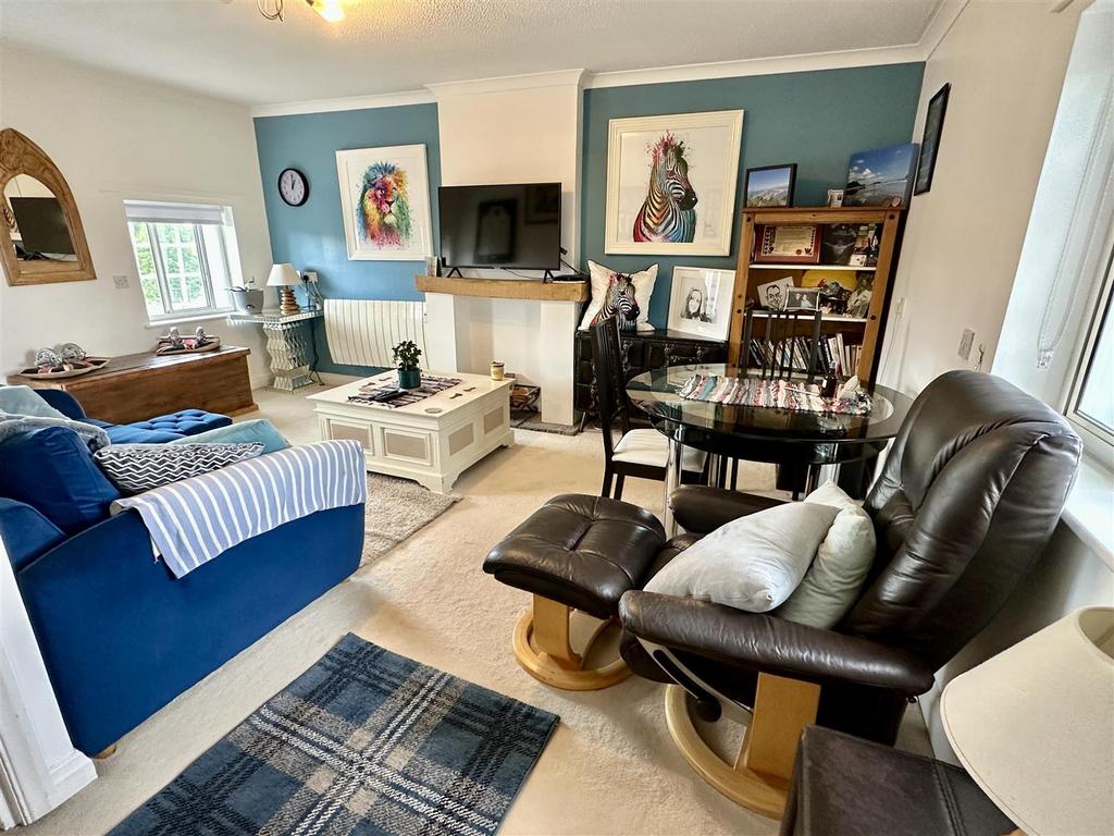Living room/dining